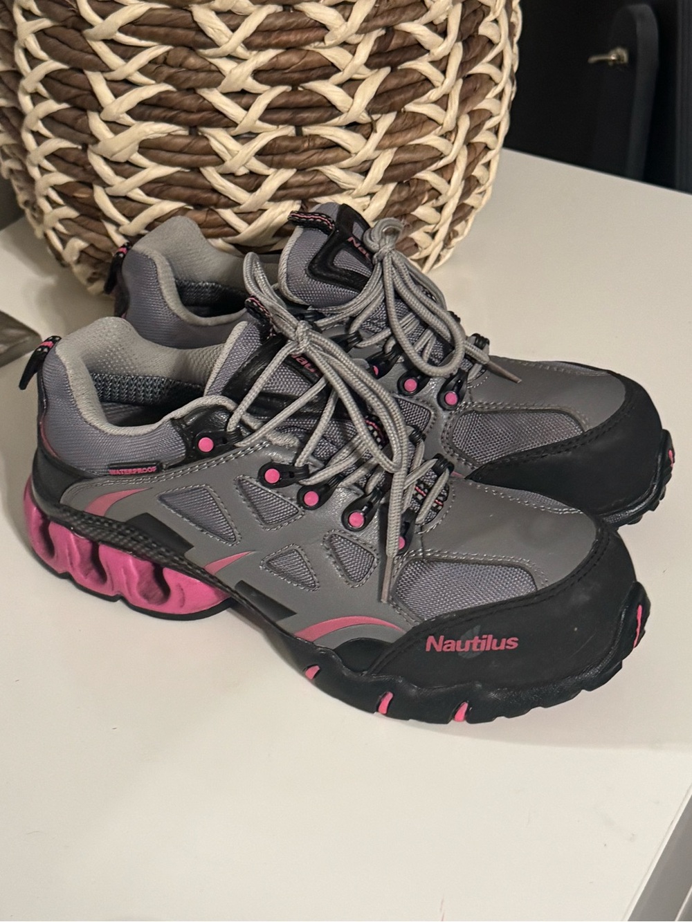 Nautilus N1851 Women's Safety Work Shoe